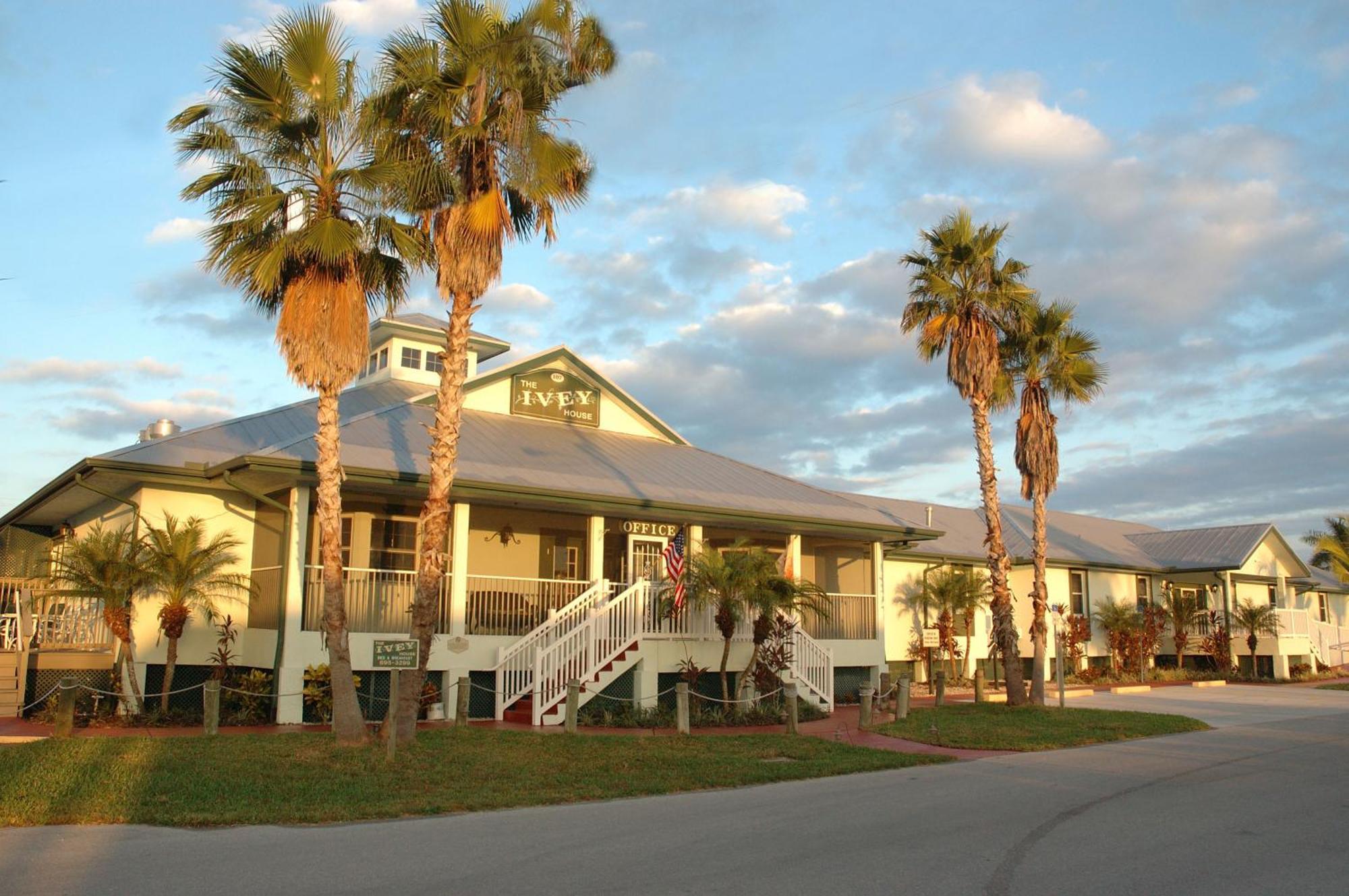 Ivey House Everglades Adventures Hotel Exteriör bild